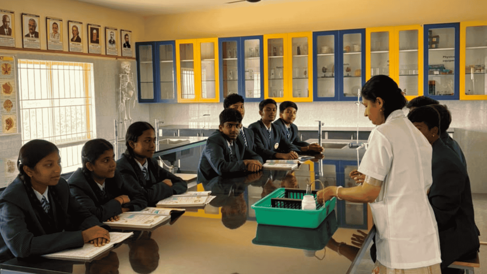 aspire bee school cricke team