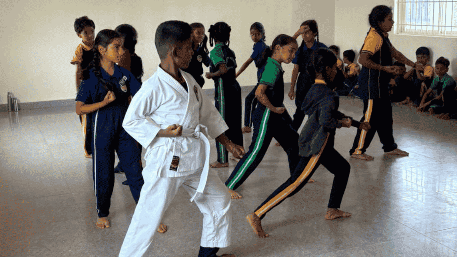 aspire bee school cricke team